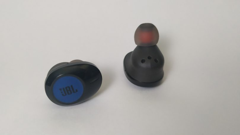 Обзор беспроводной гарнитуры JBL TUNE 125 TWS1