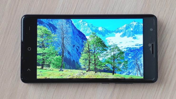 Обзор BQ-5001L: самый доступный смартфон с NFC27
