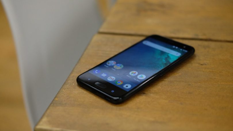 Обзор HTC U11 Life1