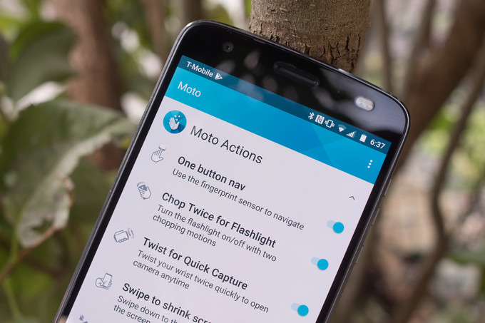 Обзор Moto Z2 Force