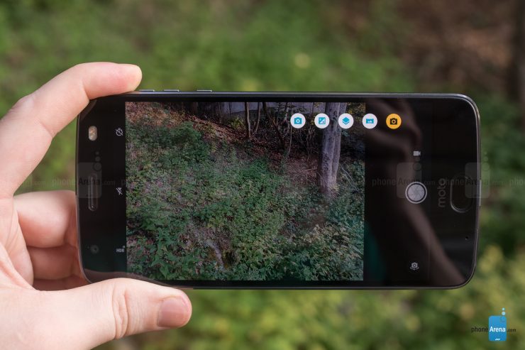 Обзор Moto Z2 Force31