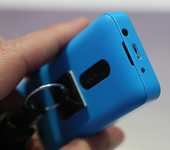 Nokia 105: задняя часть