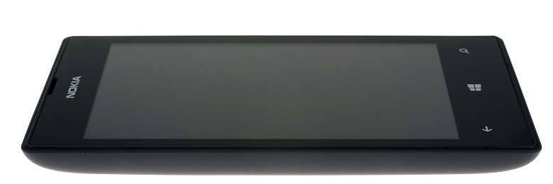 Левая грань Nokia Lumia 520