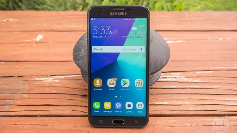 Обзор Samsung Galaxy J7 (2017) 1