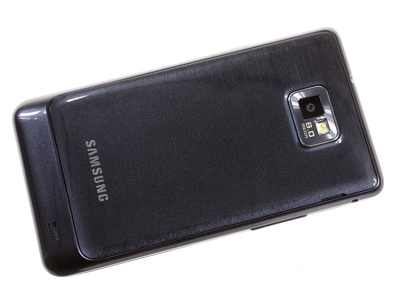 Samsung Galaxy S II Plus: тыльная сторона