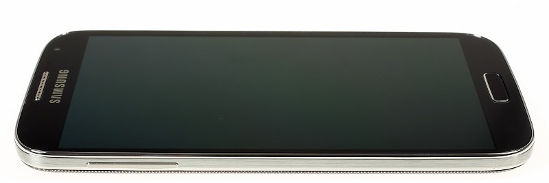Samsung Galaxy S4: вид сбоку