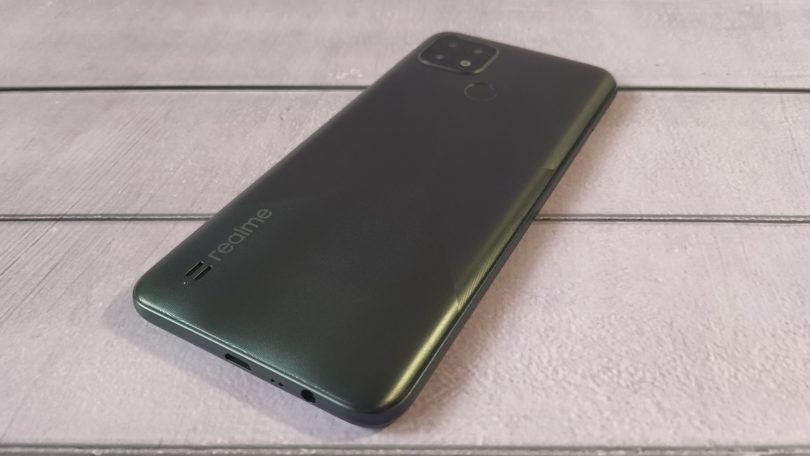 Realme C21