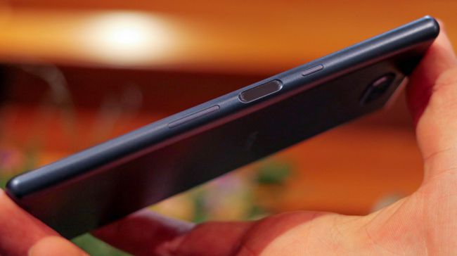 Обзор Sony Xperia 107