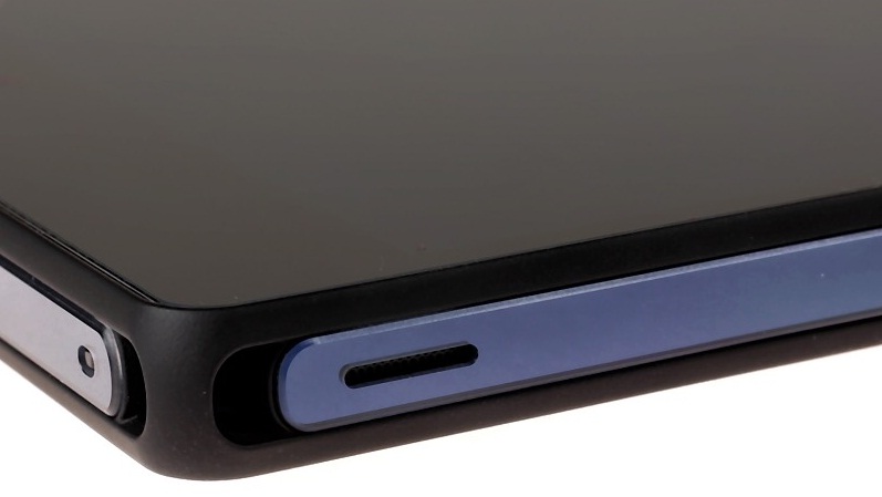 Sony Xperia Z: динамик на правой грани