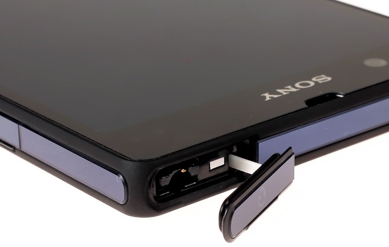 Sony Xperia Z: разъем для наушников