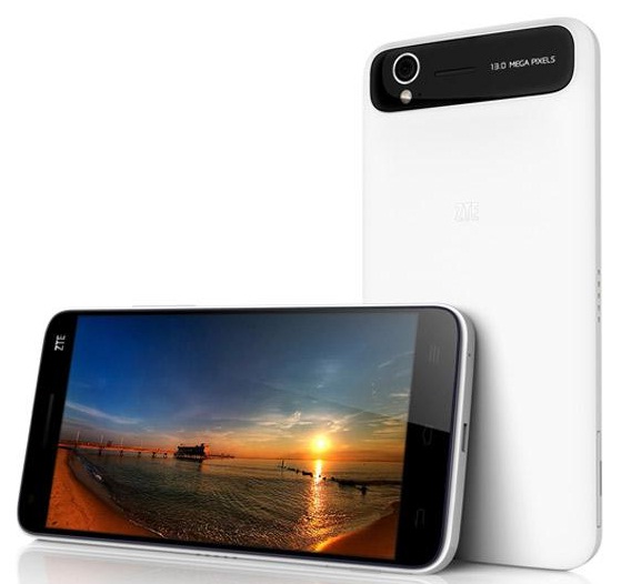 ZTE Grand S: спереди и сзади